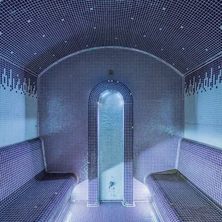Kristaly Hotel 4*