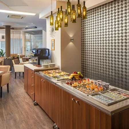 Kristaly Hotel 4*