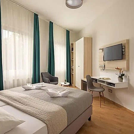 Hotel Kristaly 4*
